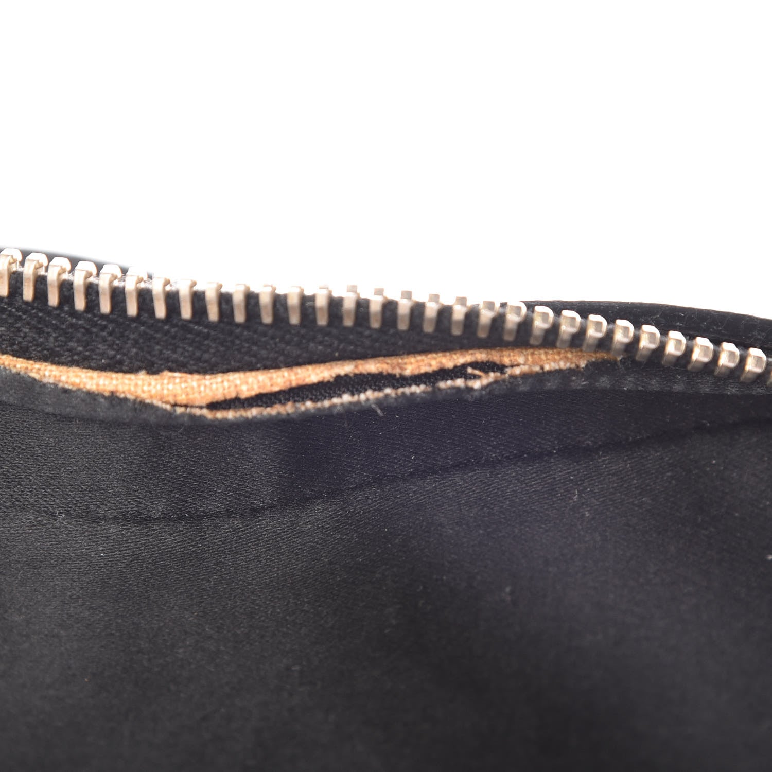 Saint Laurent Textured Patent Calfskin Medium Muse Black 12 of 26