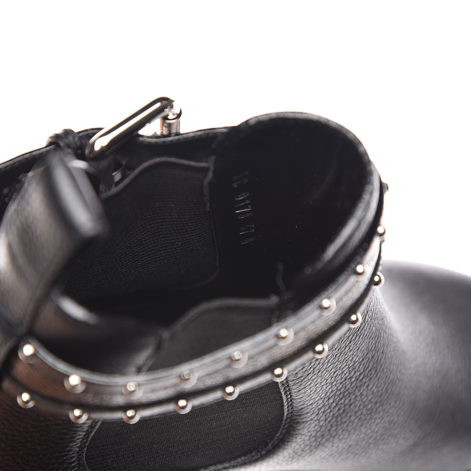 Louis Vuitton Grained Calfskin Monogram Discovery Flat Ankle Boots 37 8 of 8