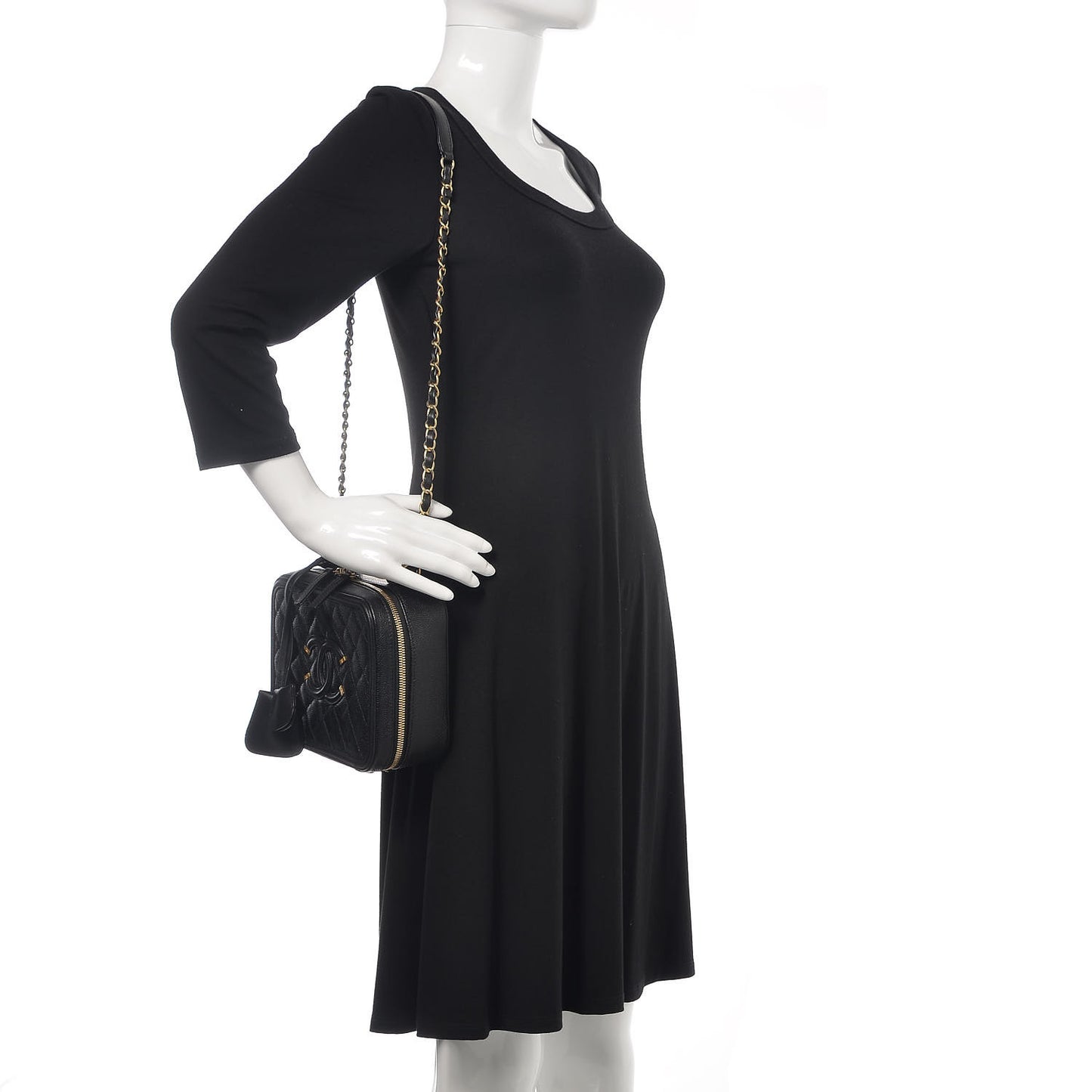 Caviar Quilted Medium CC Filigree Vanity Case Black