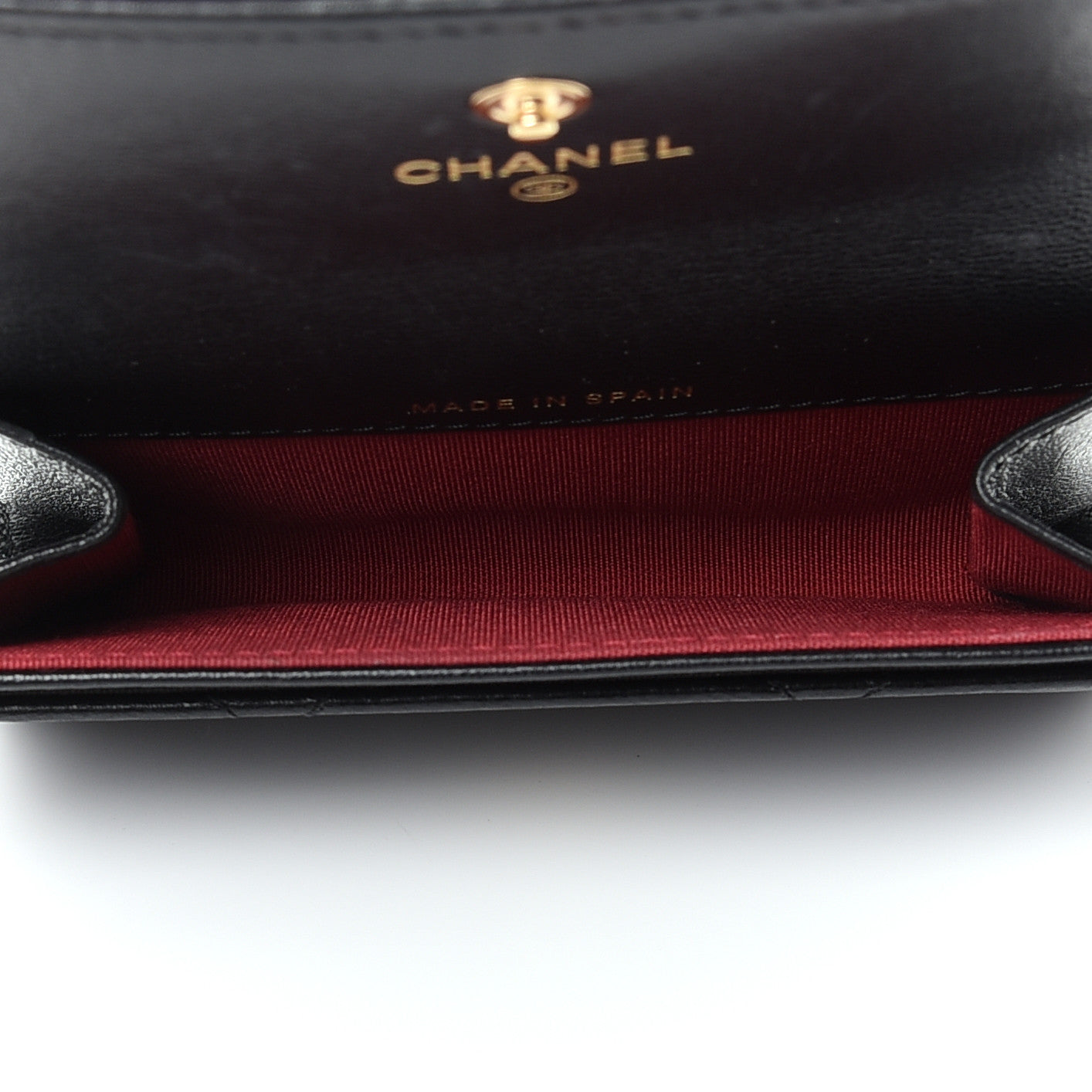 Shiny Goatskin Quilted Chanel 19 Flap Card Holder Black