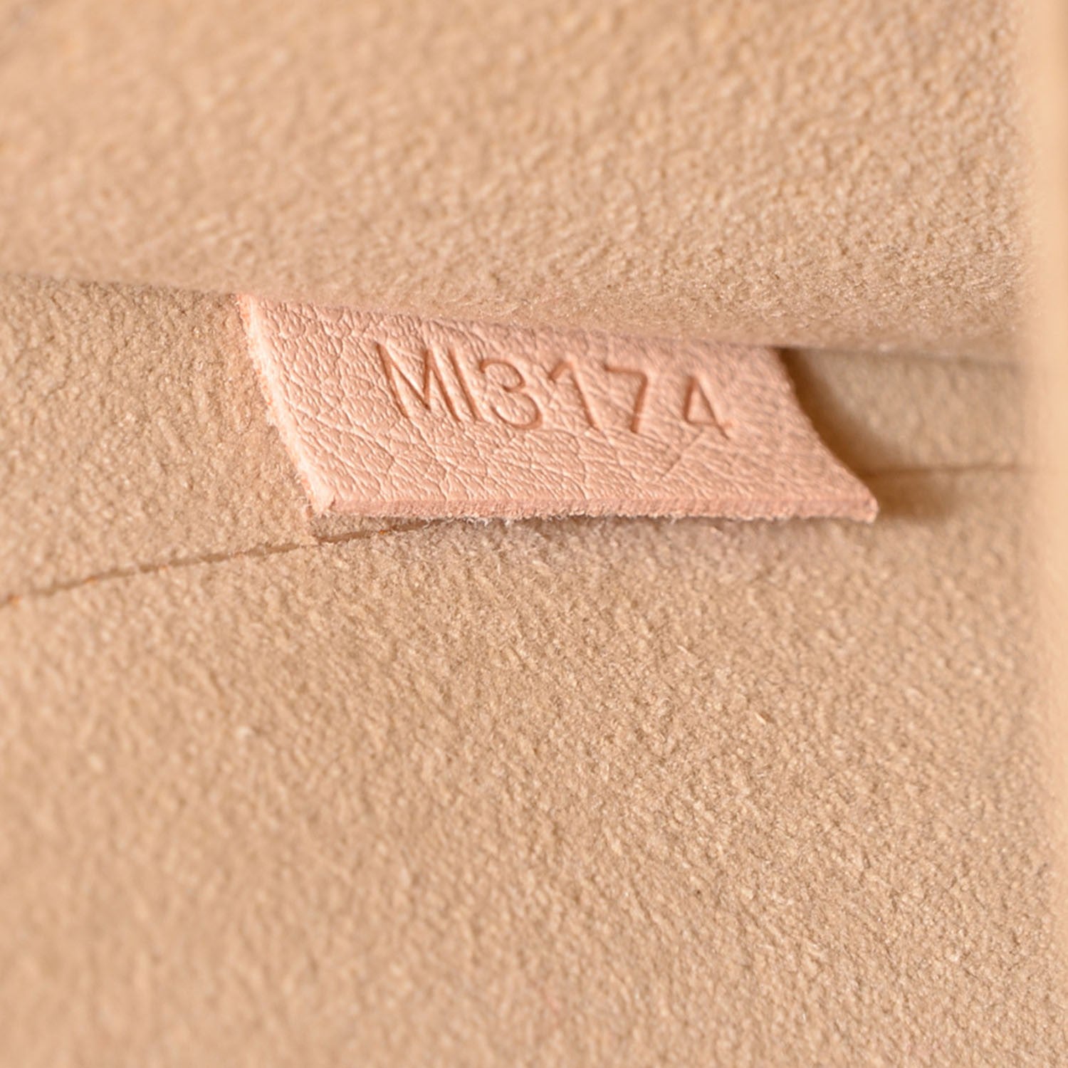 Louis Vuitton Monogram Cindy Sherman Camera Messenger 7 of 7