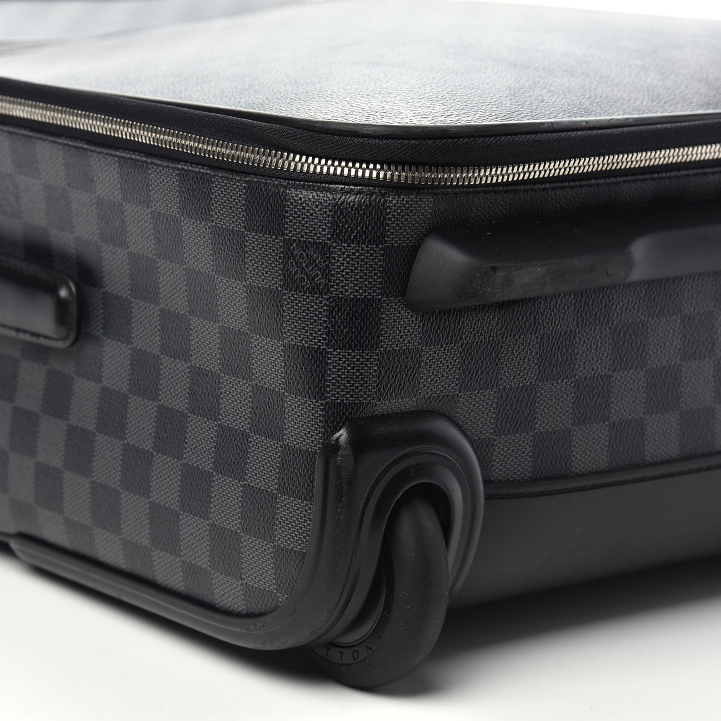 Damier Graphite Pegase 55