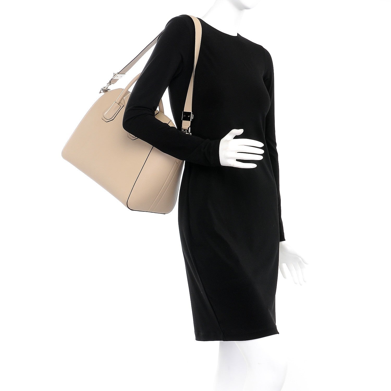 Givenchy Sugar Goatskin Medium Antigona Sand 2 of 8