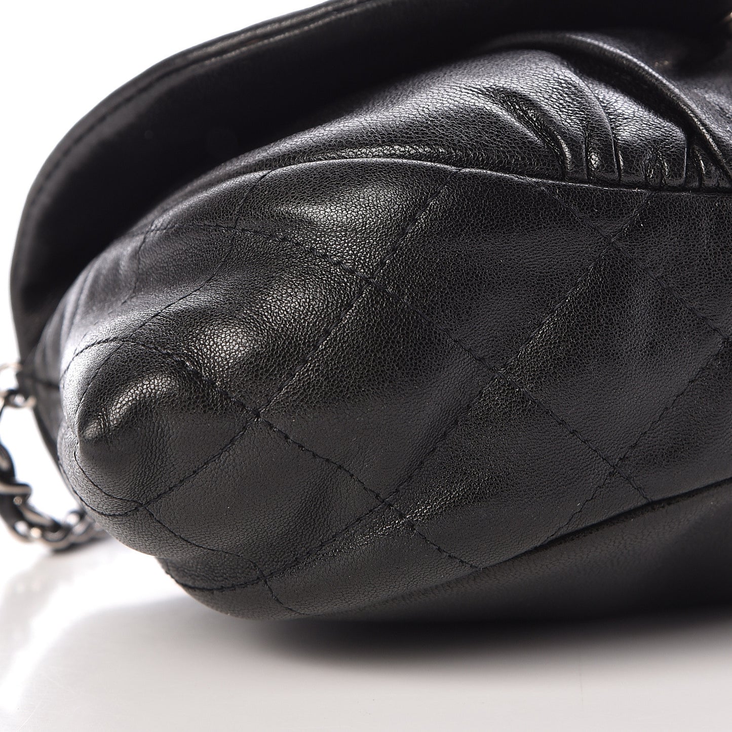 Lambskin Half Moon Wallet On Chain WOC Black