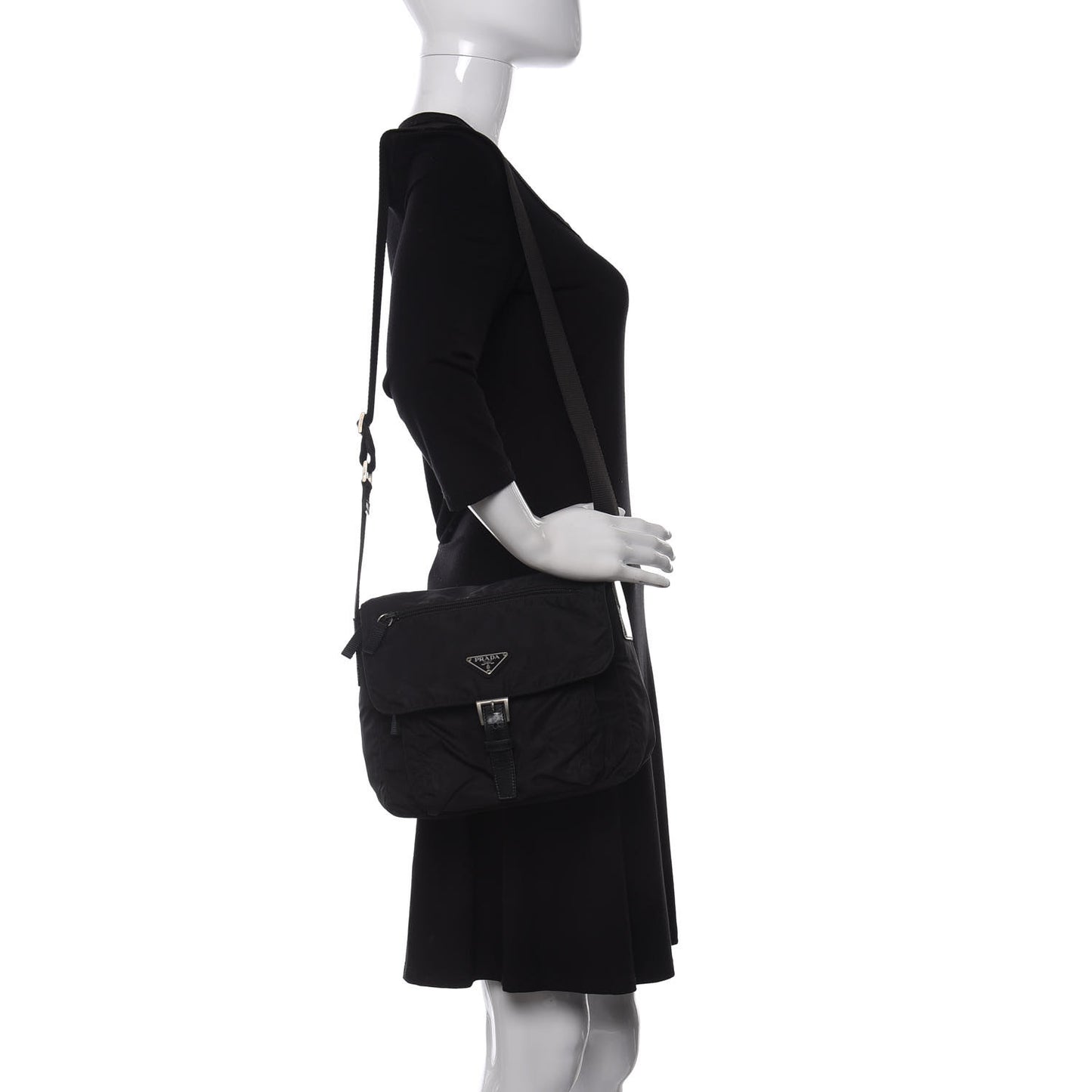 Nylon Vela Messenger Black