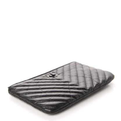 Chanel Aged Calfskin Chevron Quilted Medium Reissue Cosmetic Case So Black 4 of 8