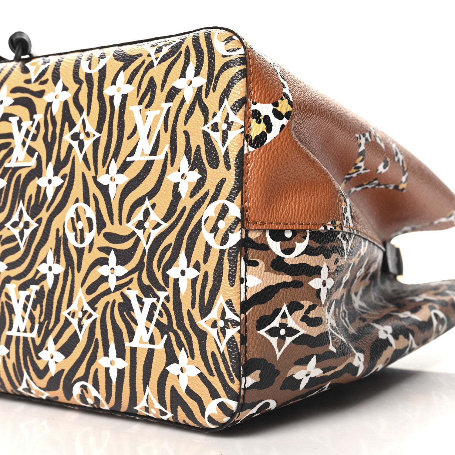 Louis Vuitton Monogram Giant Jungle NeoNoe Caramel 9 of 9