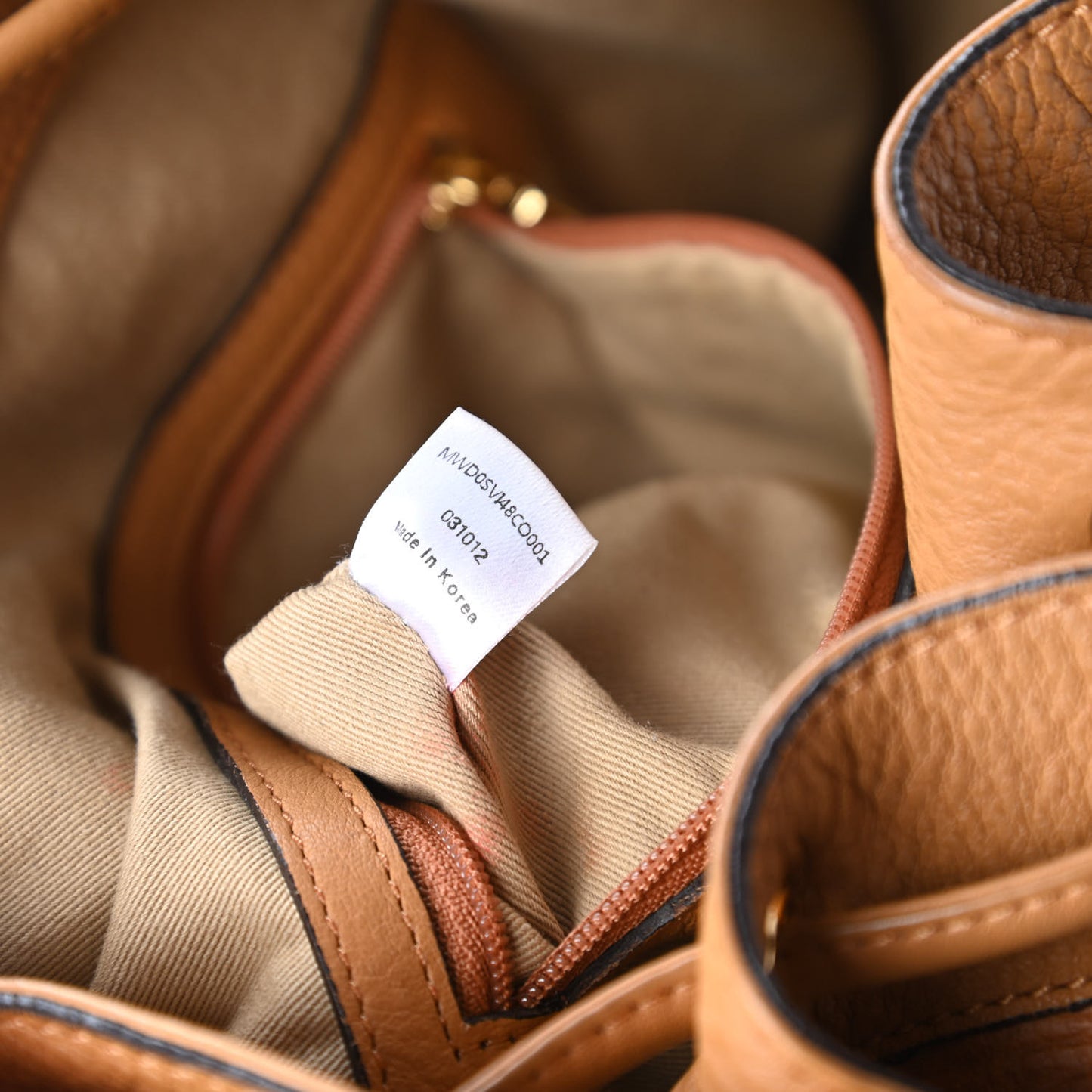 Visetos Essential Drawstring Bucket Bag Cognac