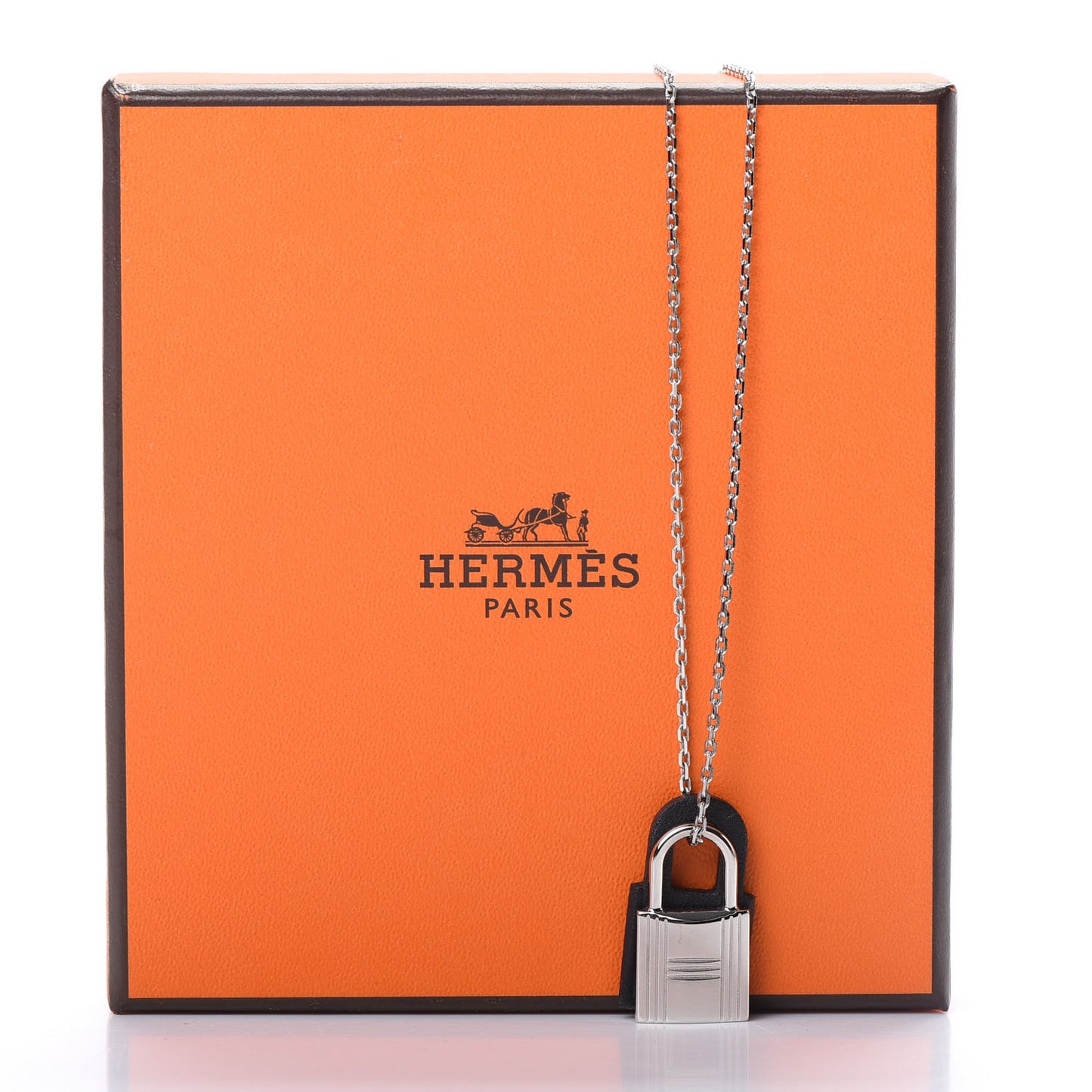 Swift Small O'Kelly Pendant Necklace Black