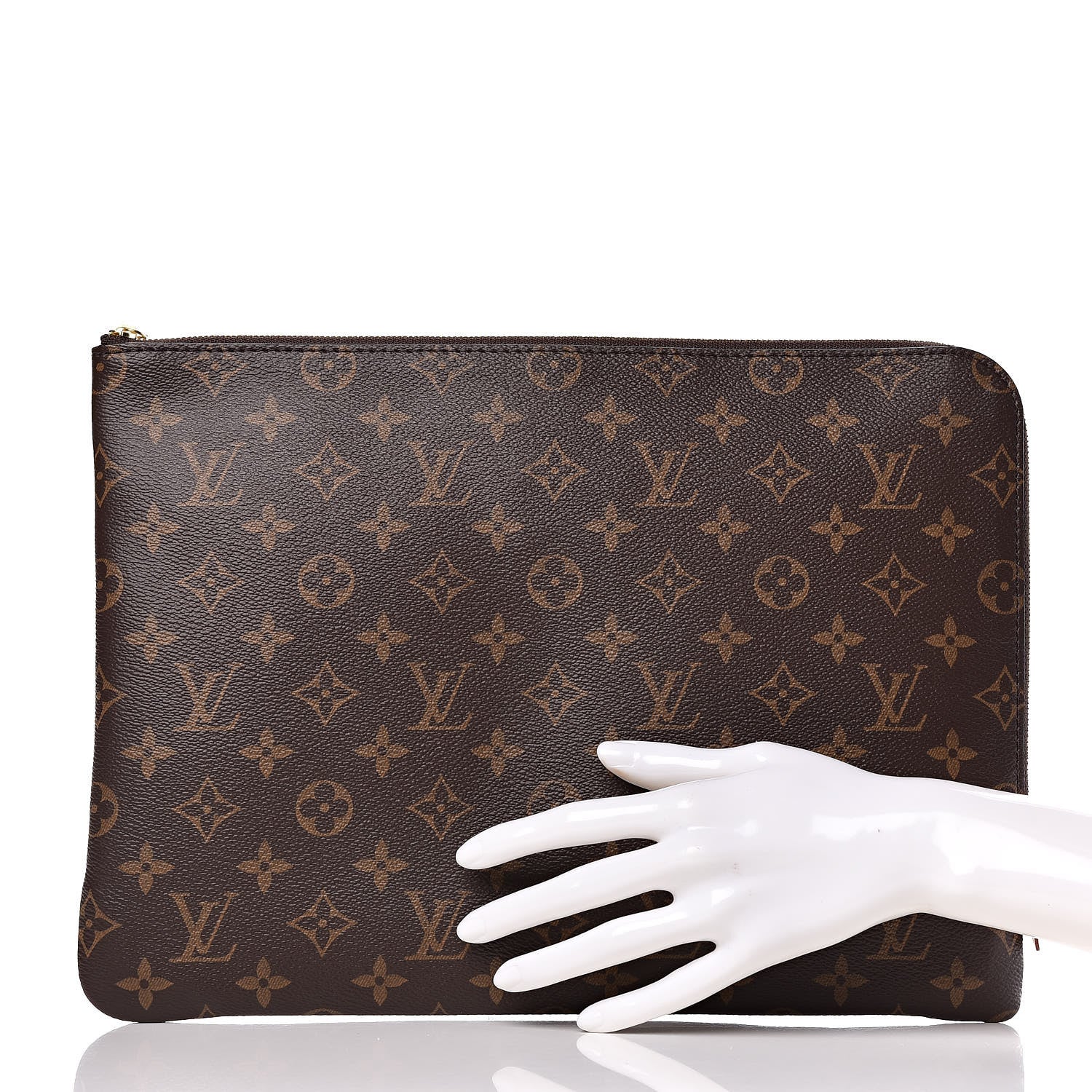 Louis Vuitton Monogram Etui Voyage MM Pouch 2 of 9