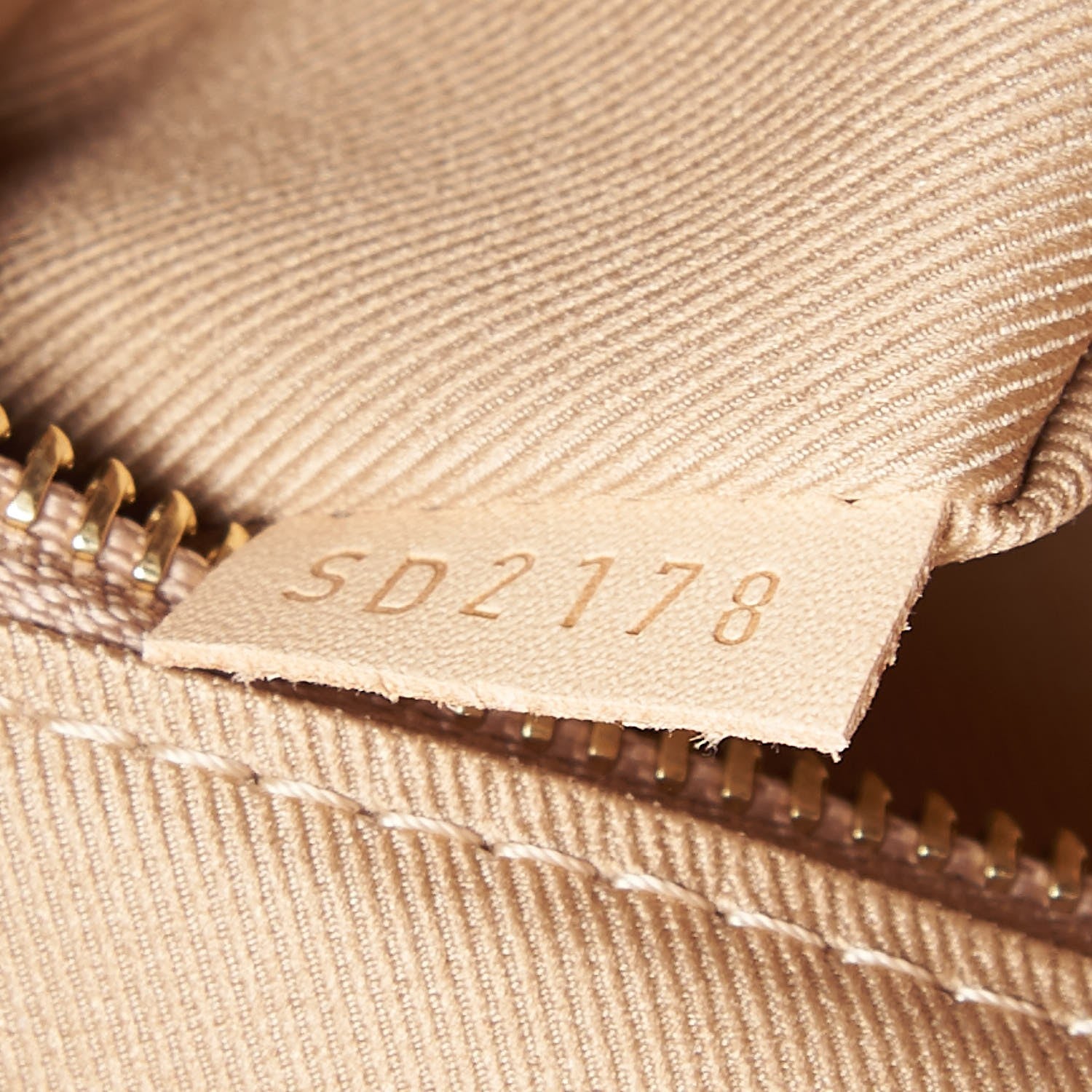 Louis Vuitton Monogram Graceful MM 8 of 8