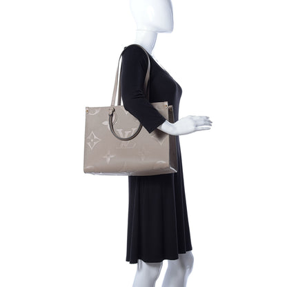 Louis Vuitton Empreinte Monogram Giant Onthego MM Tourterelle 3 of 12
