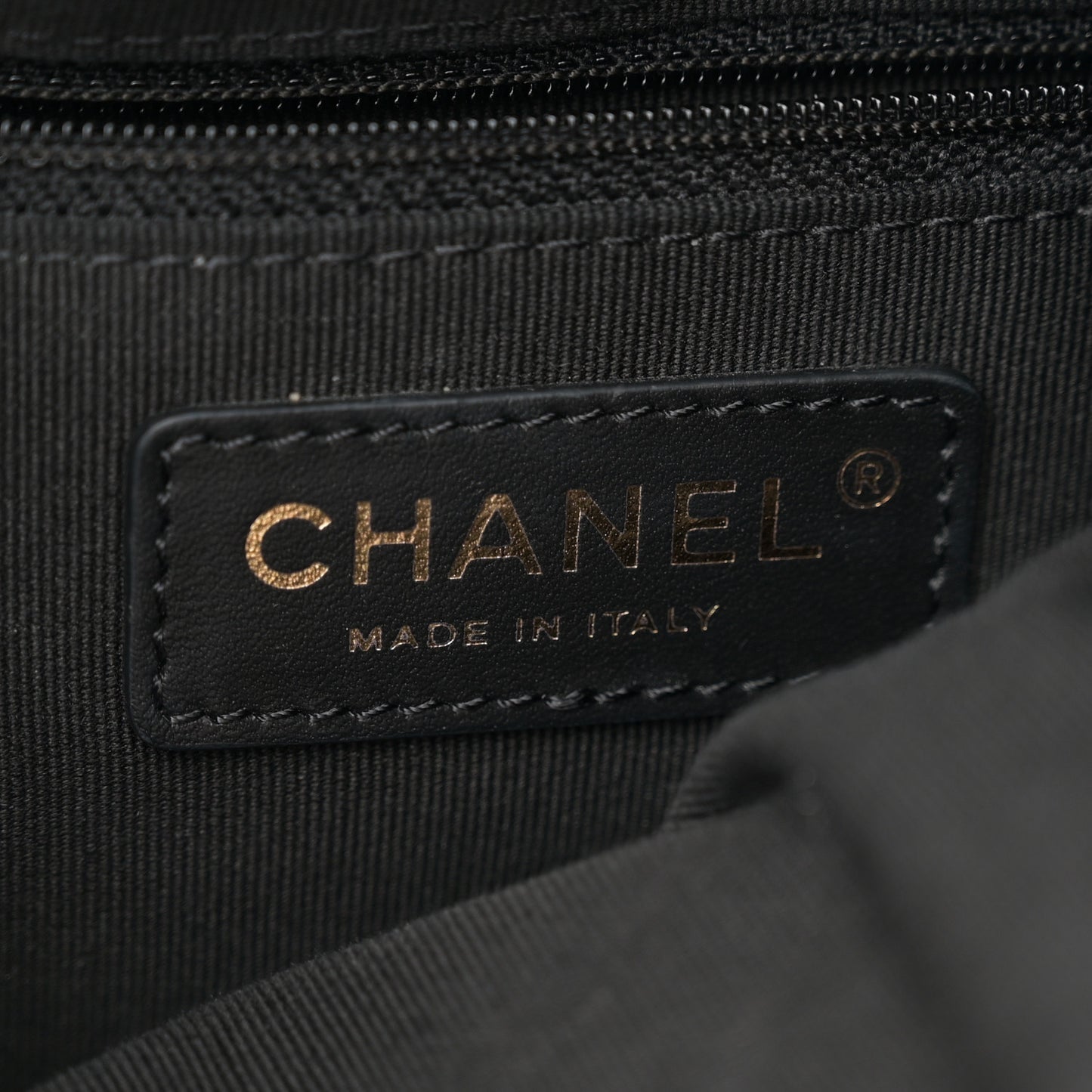 Caviar Quilted Daylight Hobo Black