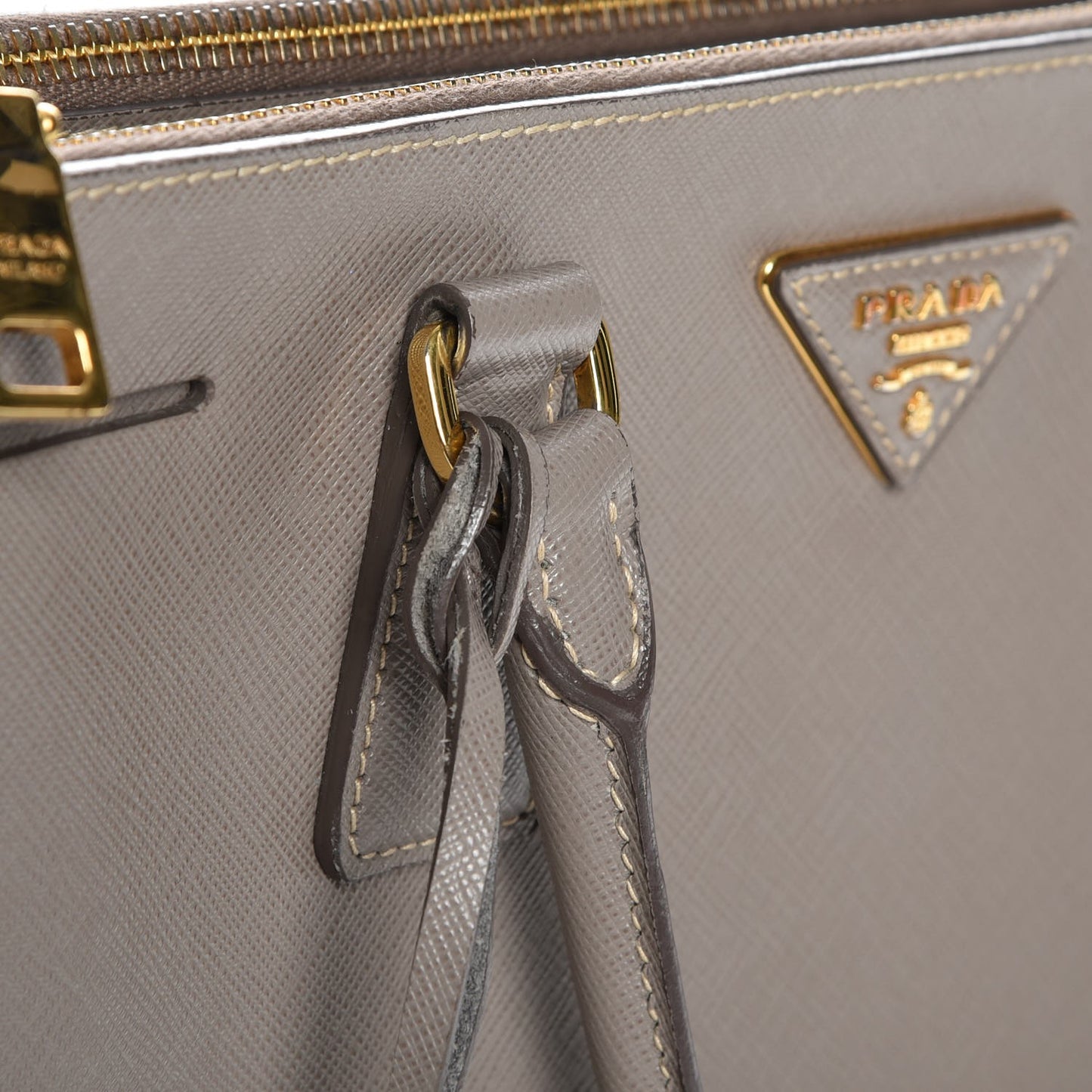 Saffiano Medium Galleria Double Zip Tote Argilla