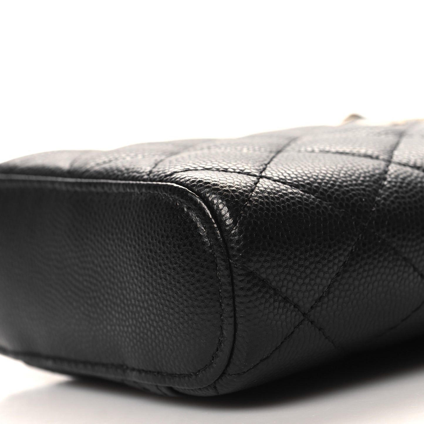 Caviar Quilted Small Vertical Coco Beauty Vanity Case With Chain Black