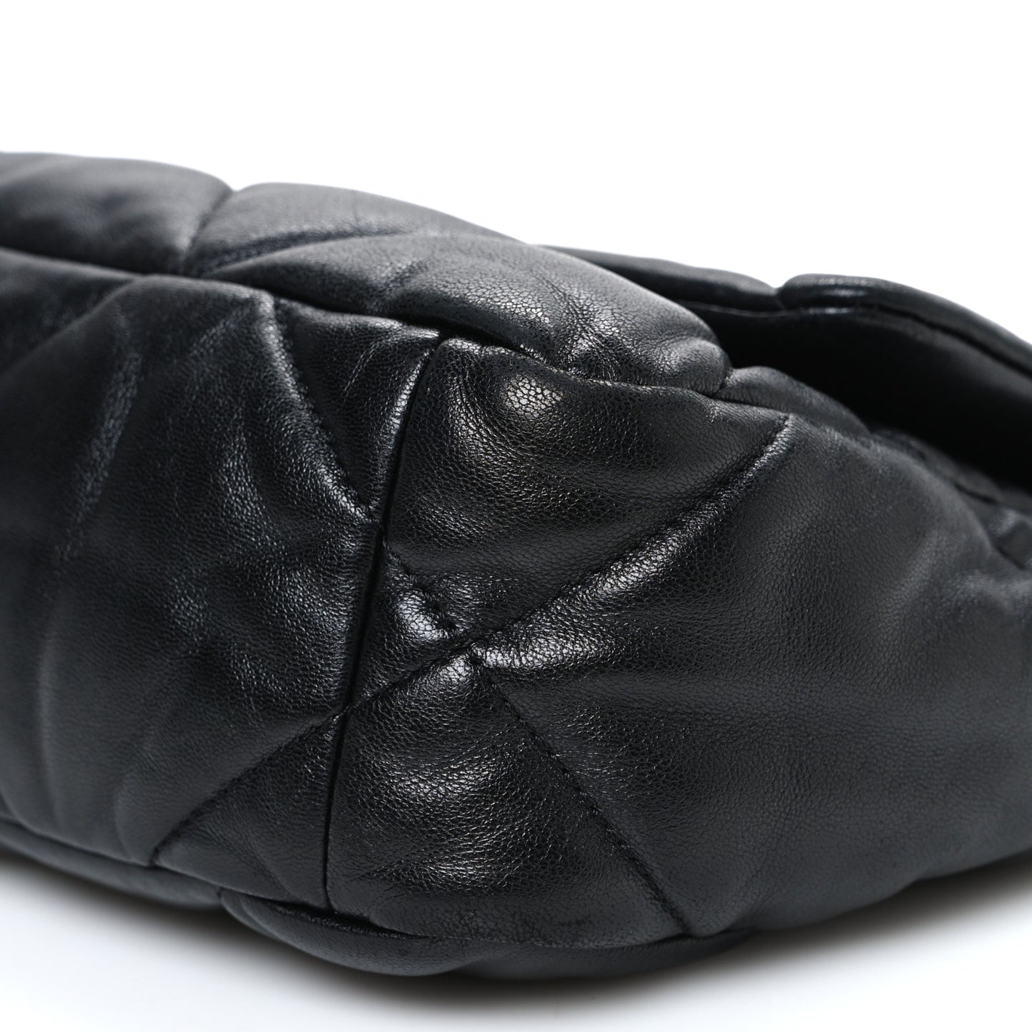 Lambskin Quilted Medium Chanel 19 Flap Black