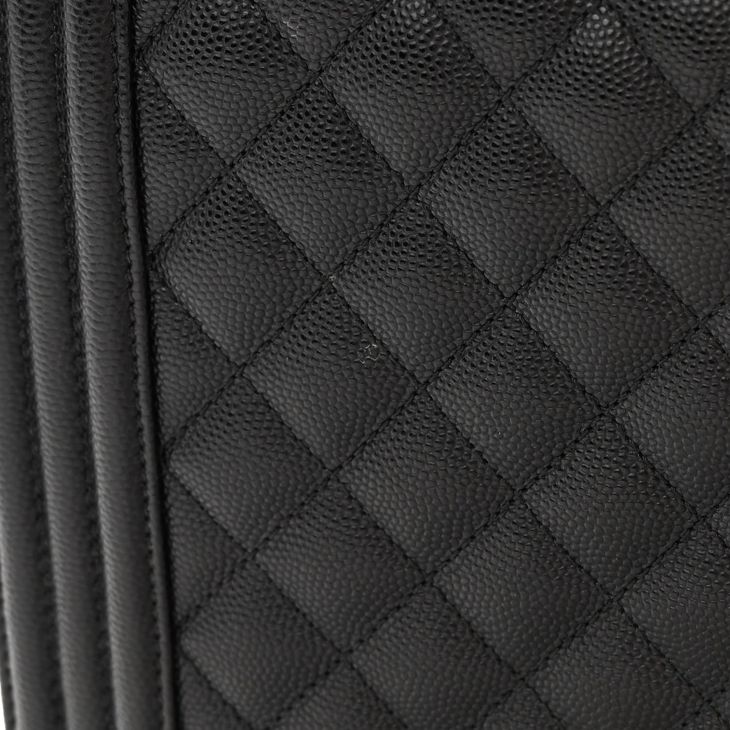 Caviar Quilted Large Boy Flap Black