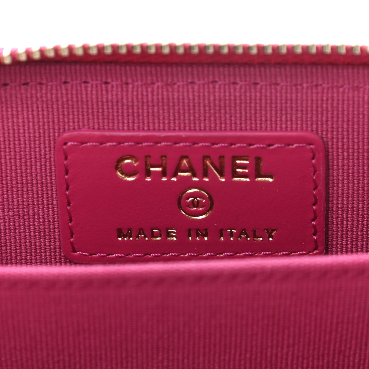 Caviar Quilted Zip Card Holder Fuchsia