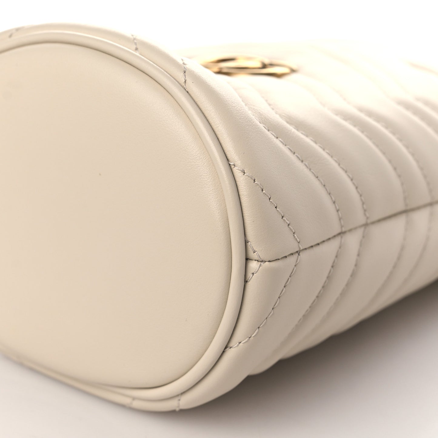 Calfskin Matelasse Mini GG Marmont 2.0 Bucket Bag White