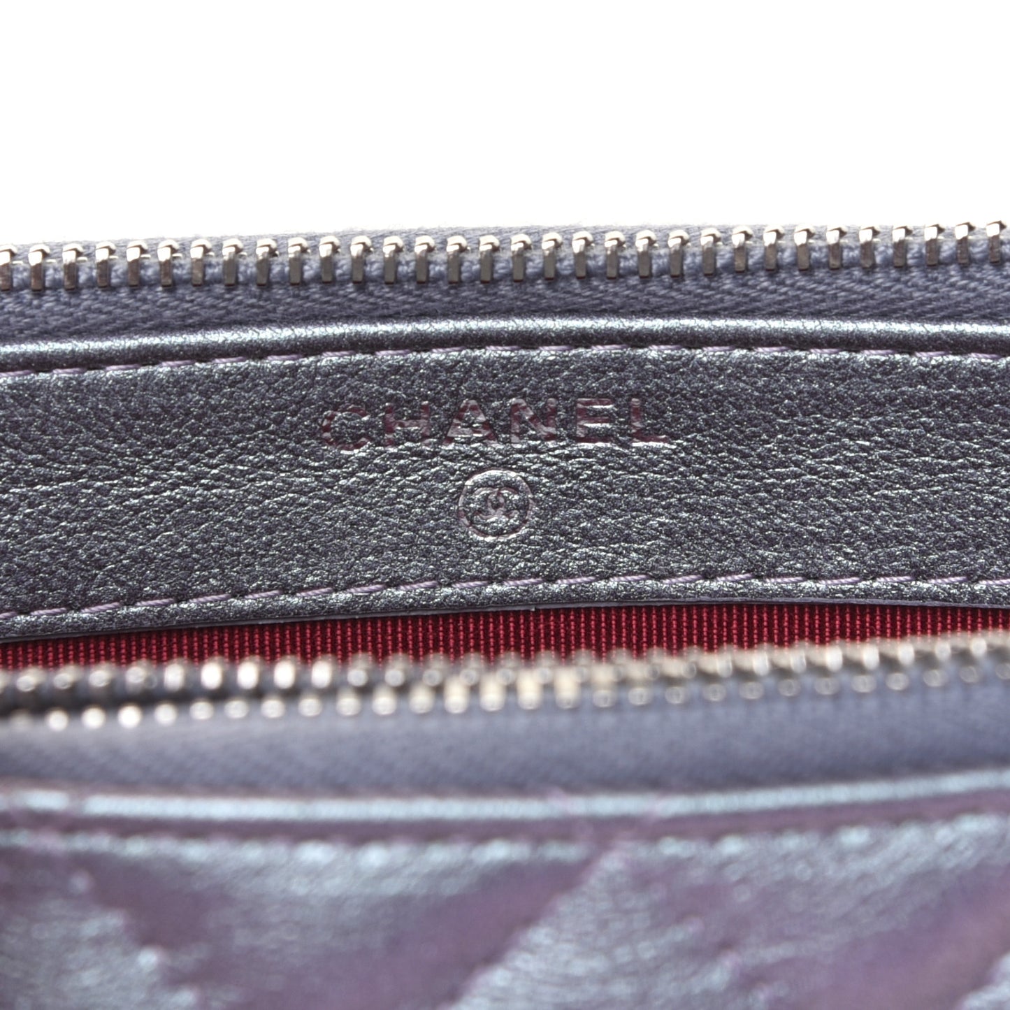 Iridescent Lambskin Calfskin Quilted Small Gabrielle Clutch With Chain Light Purple