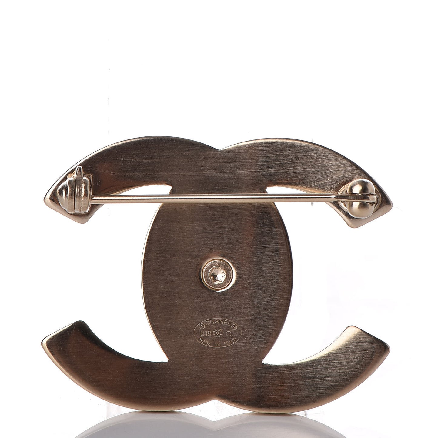 CC Turnlock Brooch Gold