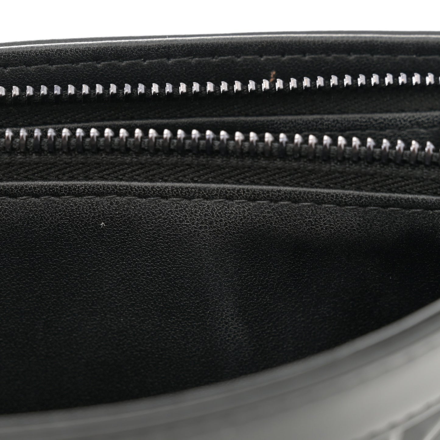 Calfskin Macrocannage Diamond Caro Zipped Pouch With Chain Black