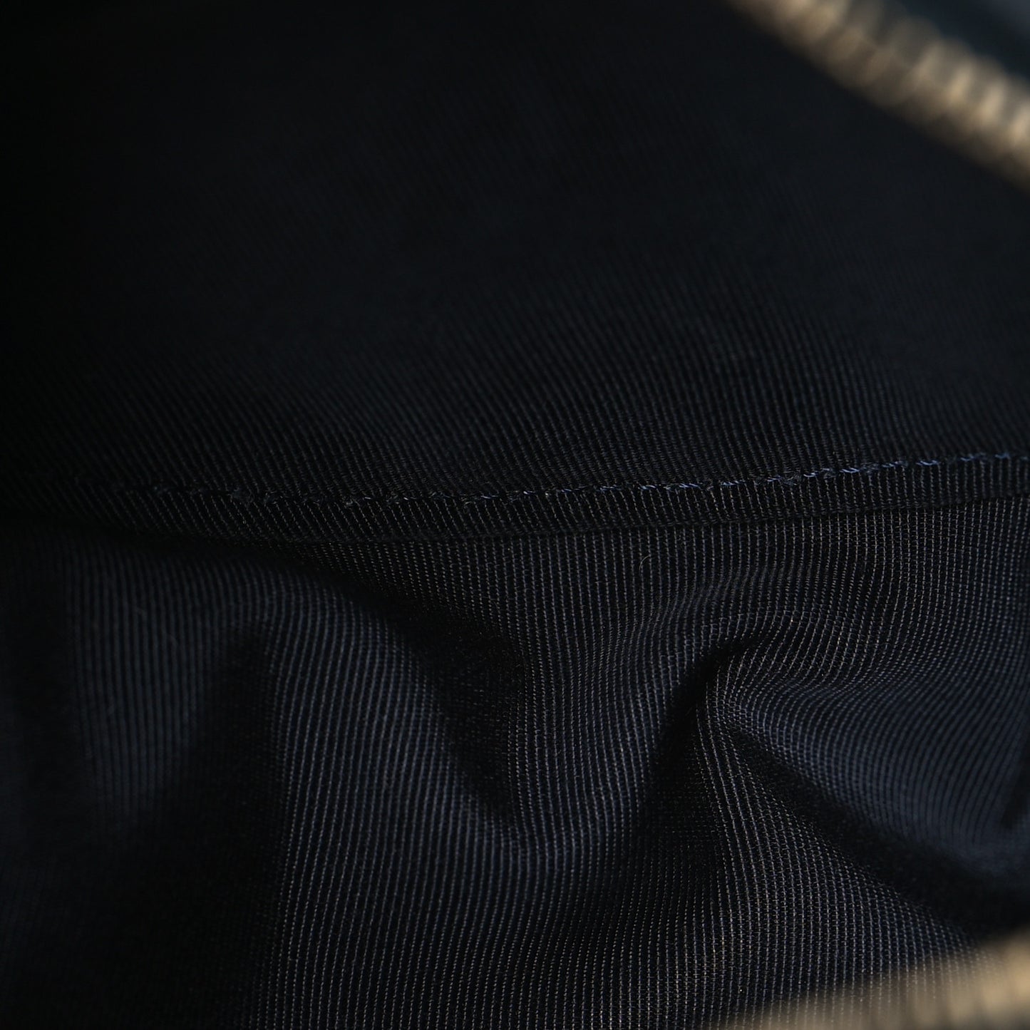 Caviar Quilted Round Clutch With Chain Navy