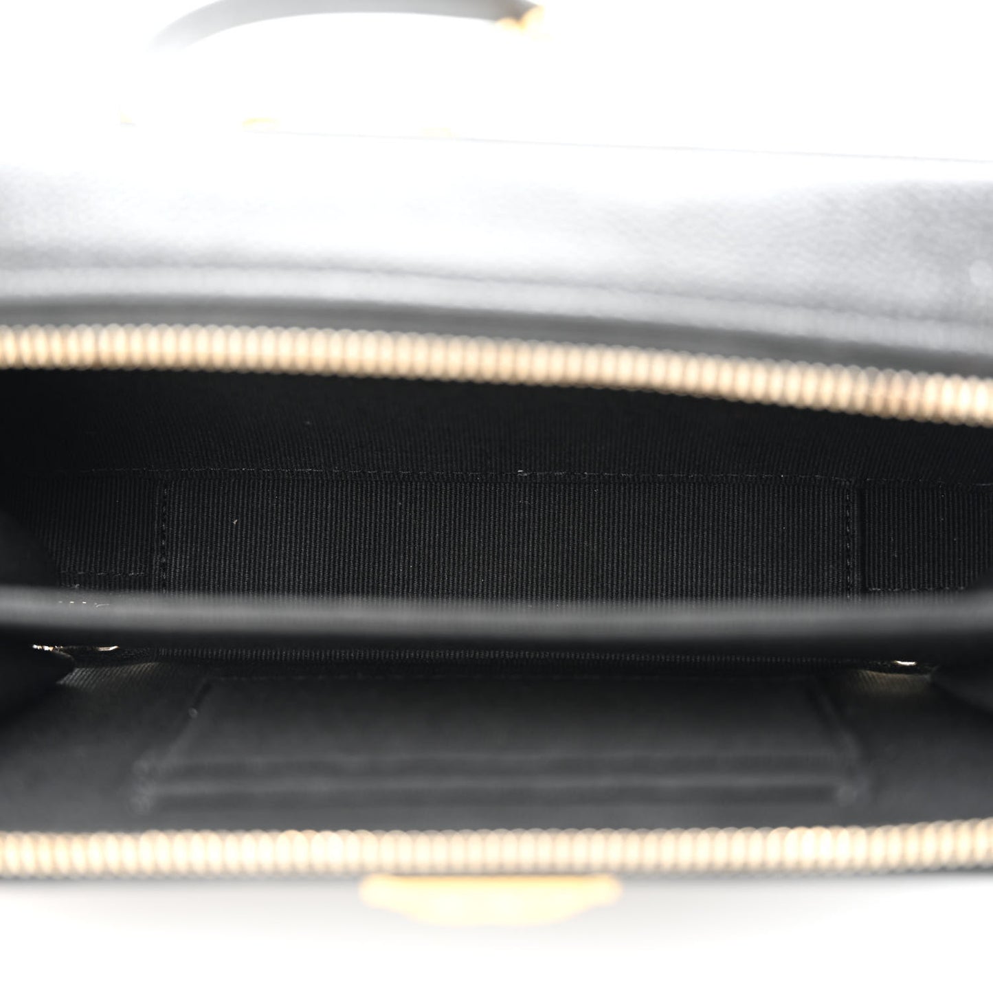 Caviar Quilted Boy Zip Phone Holder With Chain Black