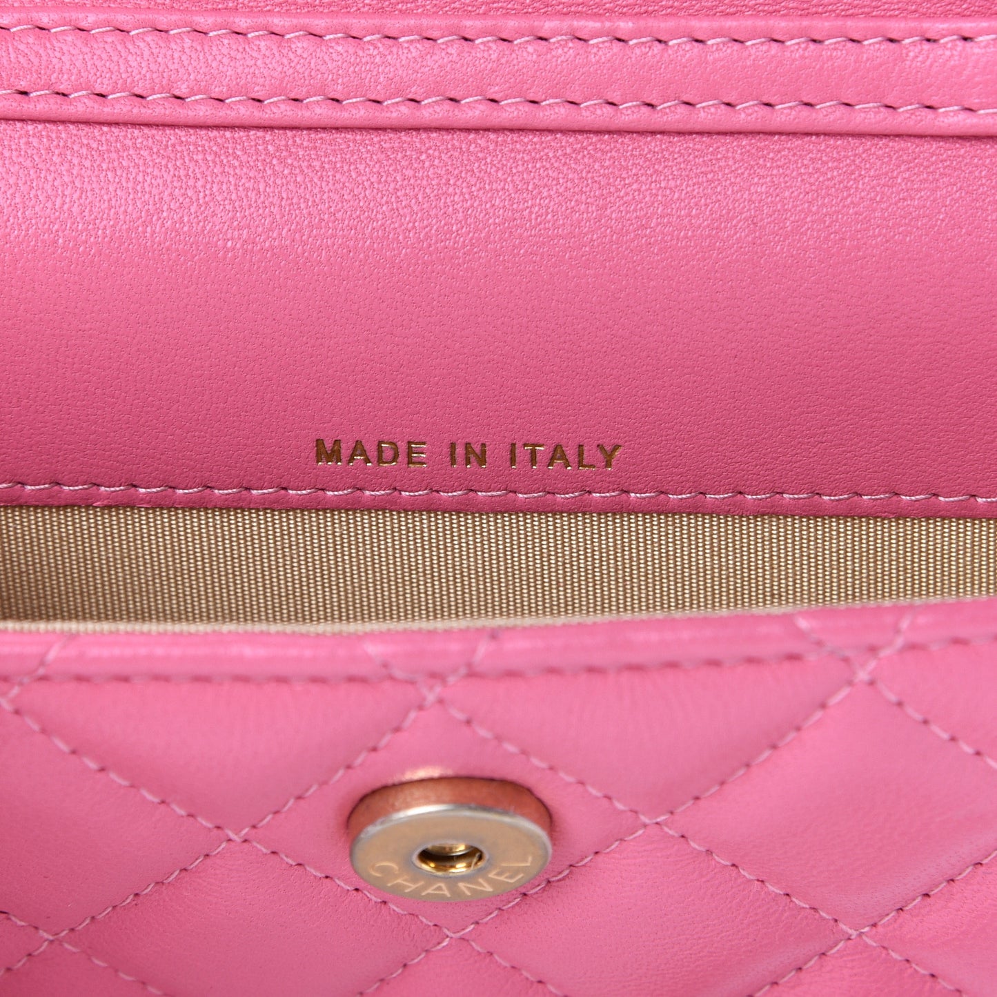 Lambskin Quilted Pearl Crush Clutch With Chain Pink