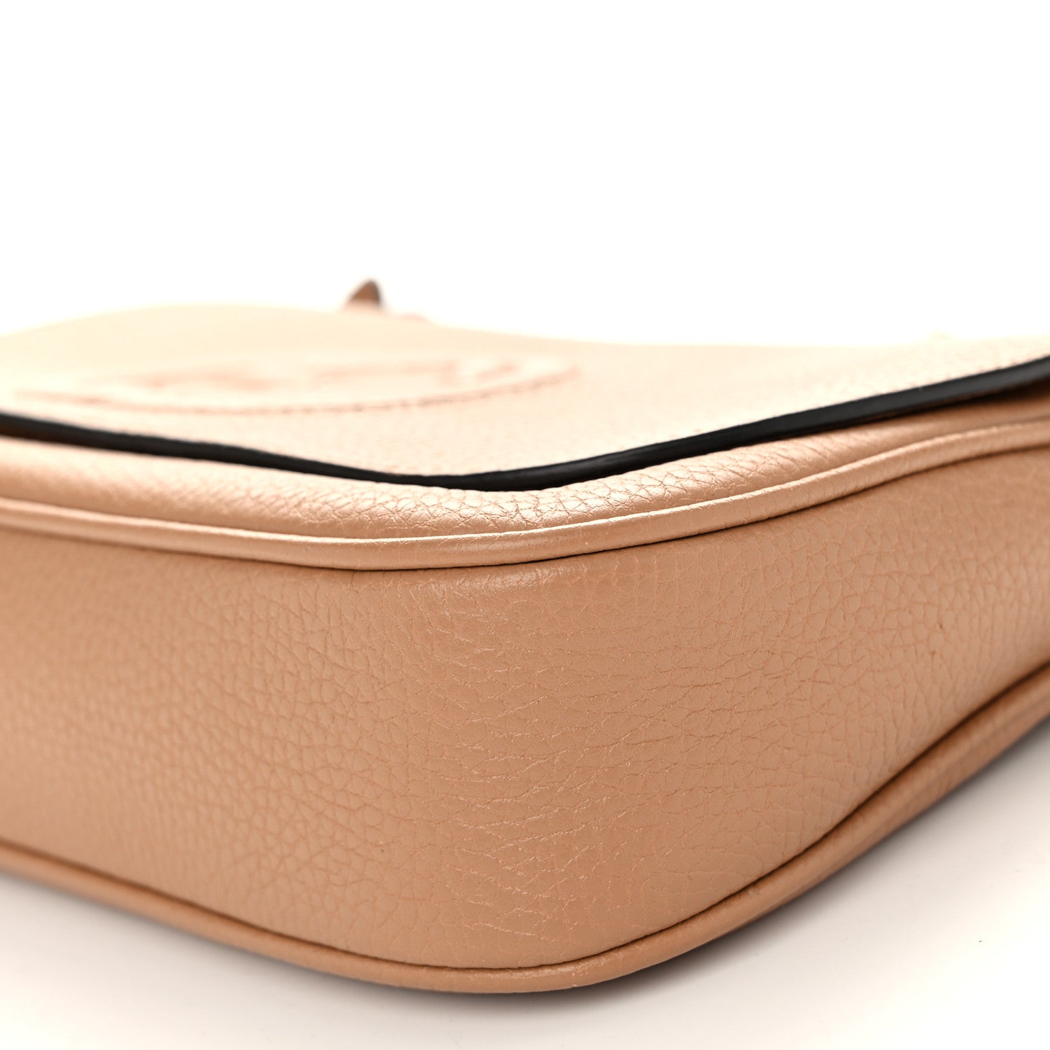 Gucci Pebbled Calfskin Medium Soho Flap Crossbody Camelia 10 of 10
