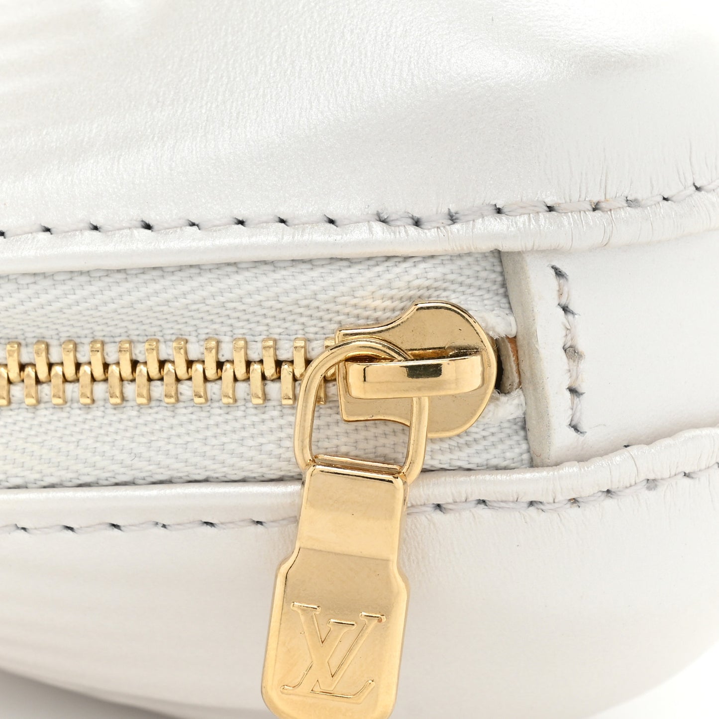 Cowhide By The Pool Shell Coin Purse White