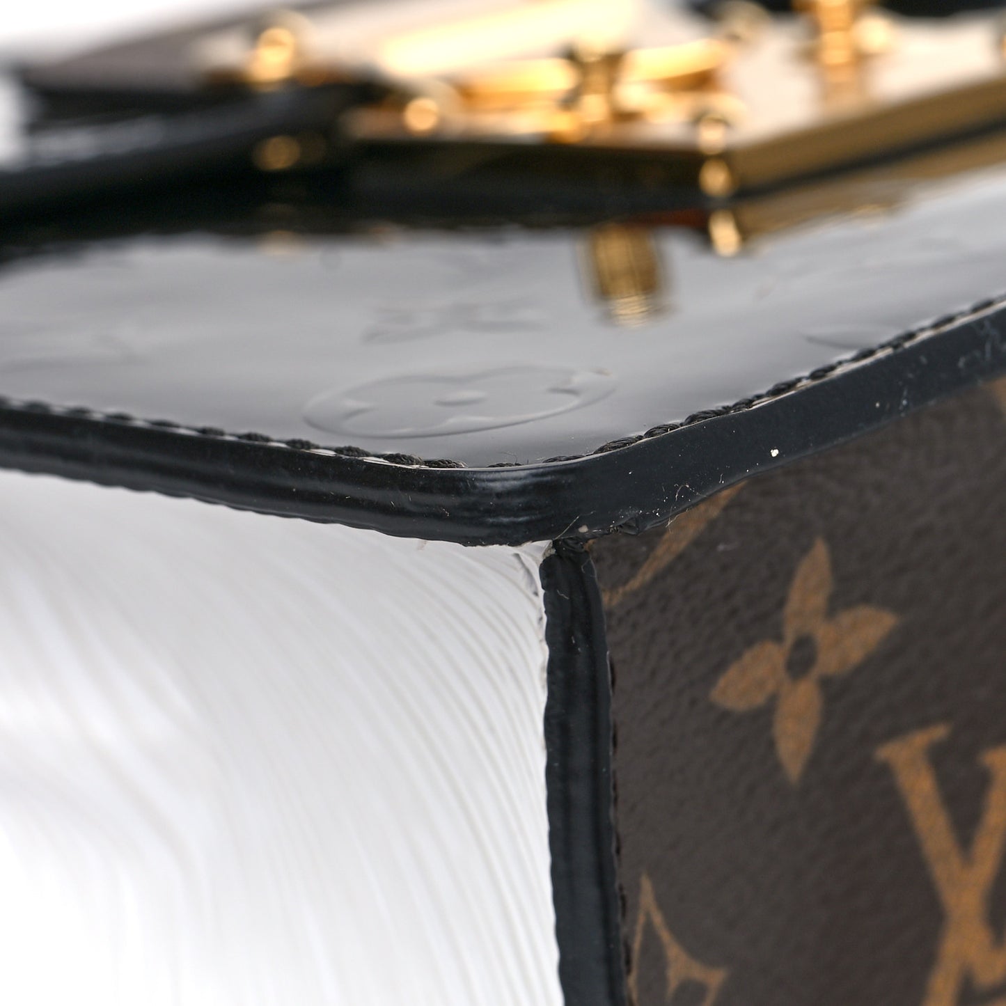 Vernis Epi Monogram Spring Street Black
