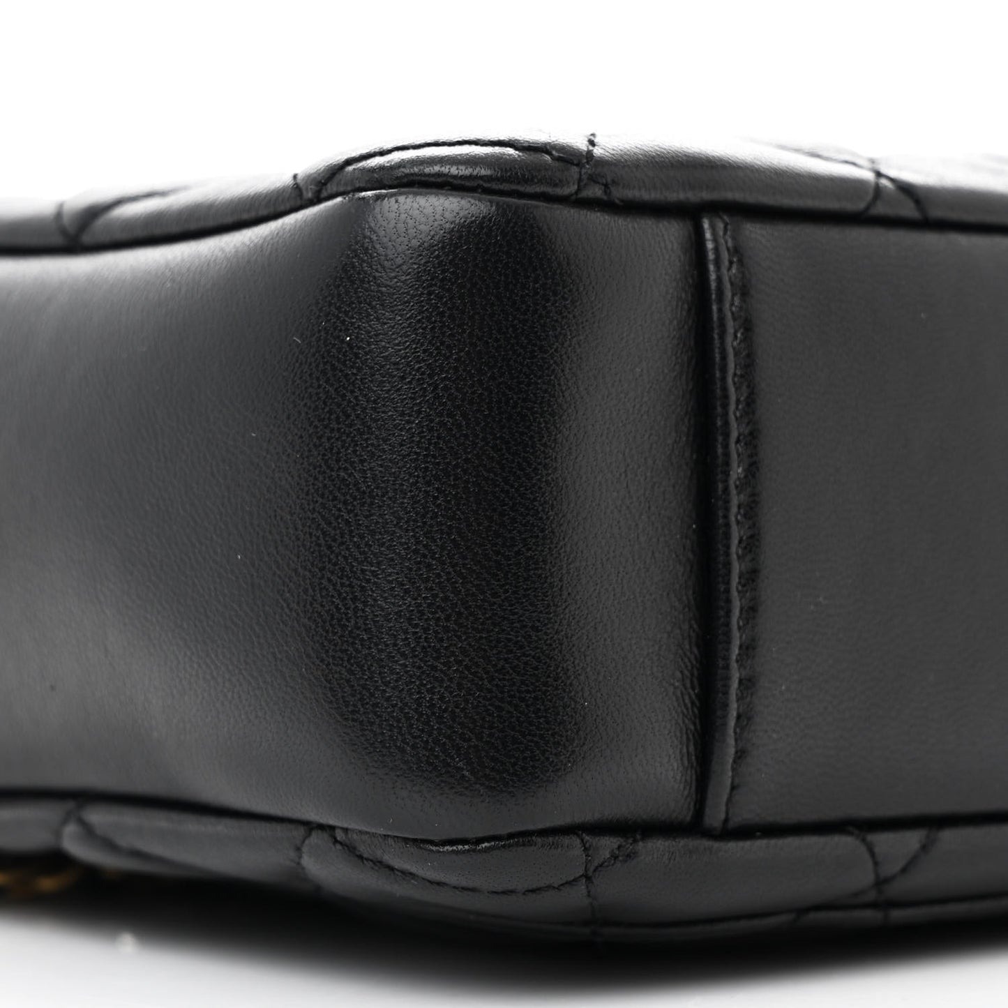 Lambskin Quilted CC Pearl Crush Camera Case Black