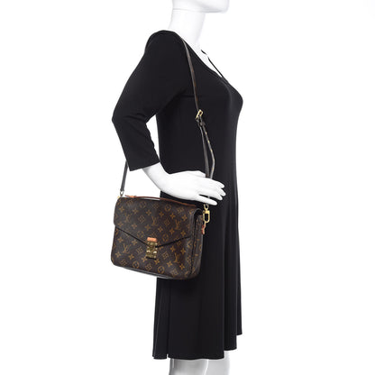 Louis Vuitton Monogram Pochette Metis 2 of 12