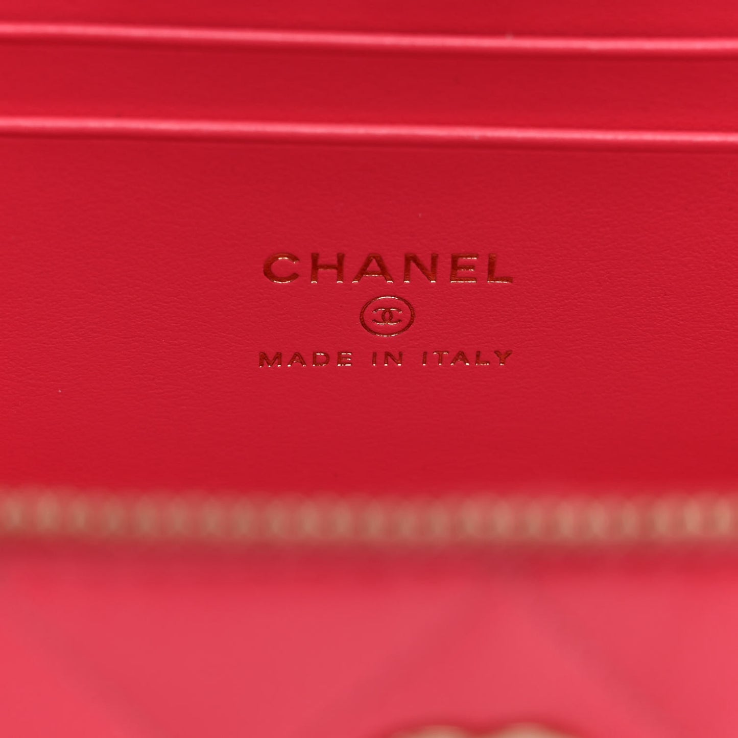 Caviar Quilted Small Vanity Case With Chain Pink