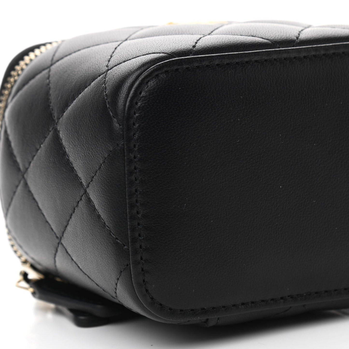 Lambskin Quilted Mini Pearl Crush Vanity Case With Chain Black