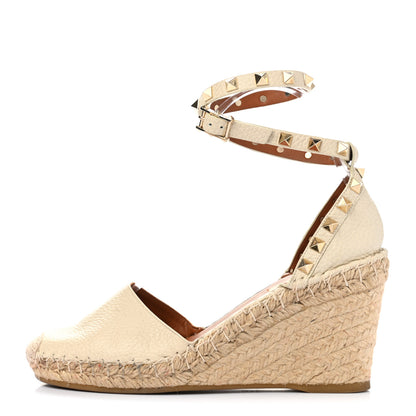 Valentino Garavani Grained Calfskin Rockstud Ankle Wrap Espadrille 15/85mm Wedges 36 Light Ivory 1 of 9
