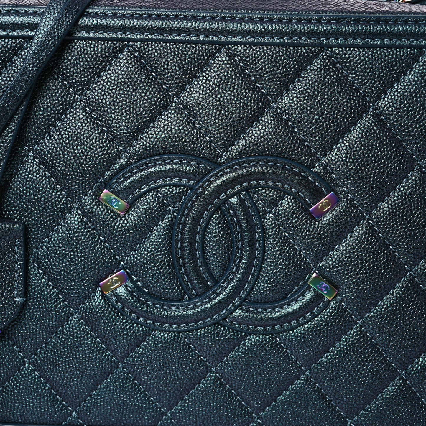Iridescent Caviar Quilted Medium CC Filigree Vanity Case Dark Turquoise