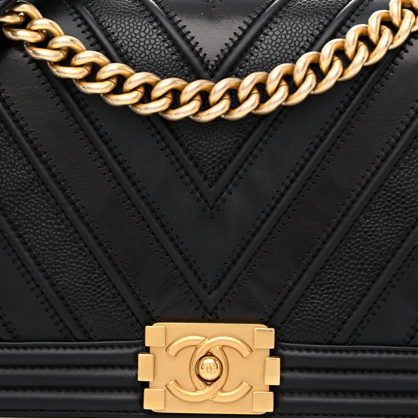 Calfskin Caviar Suede Chevron New Medium Boy Flap Black