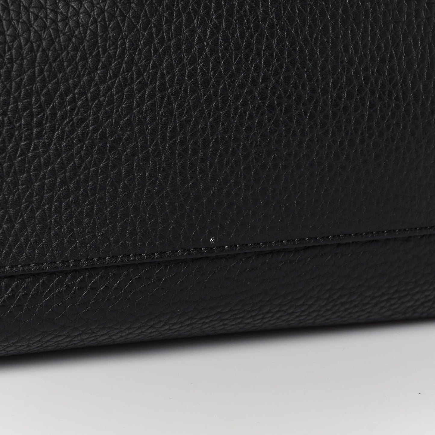 Soft Buffalo Medium Alexa Black