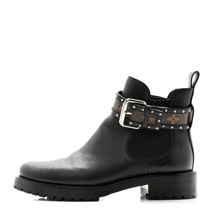 Louis Vuitton Grained Calfskin Monogram Discovery Flat Ankle Boots 35.5 1 of 10