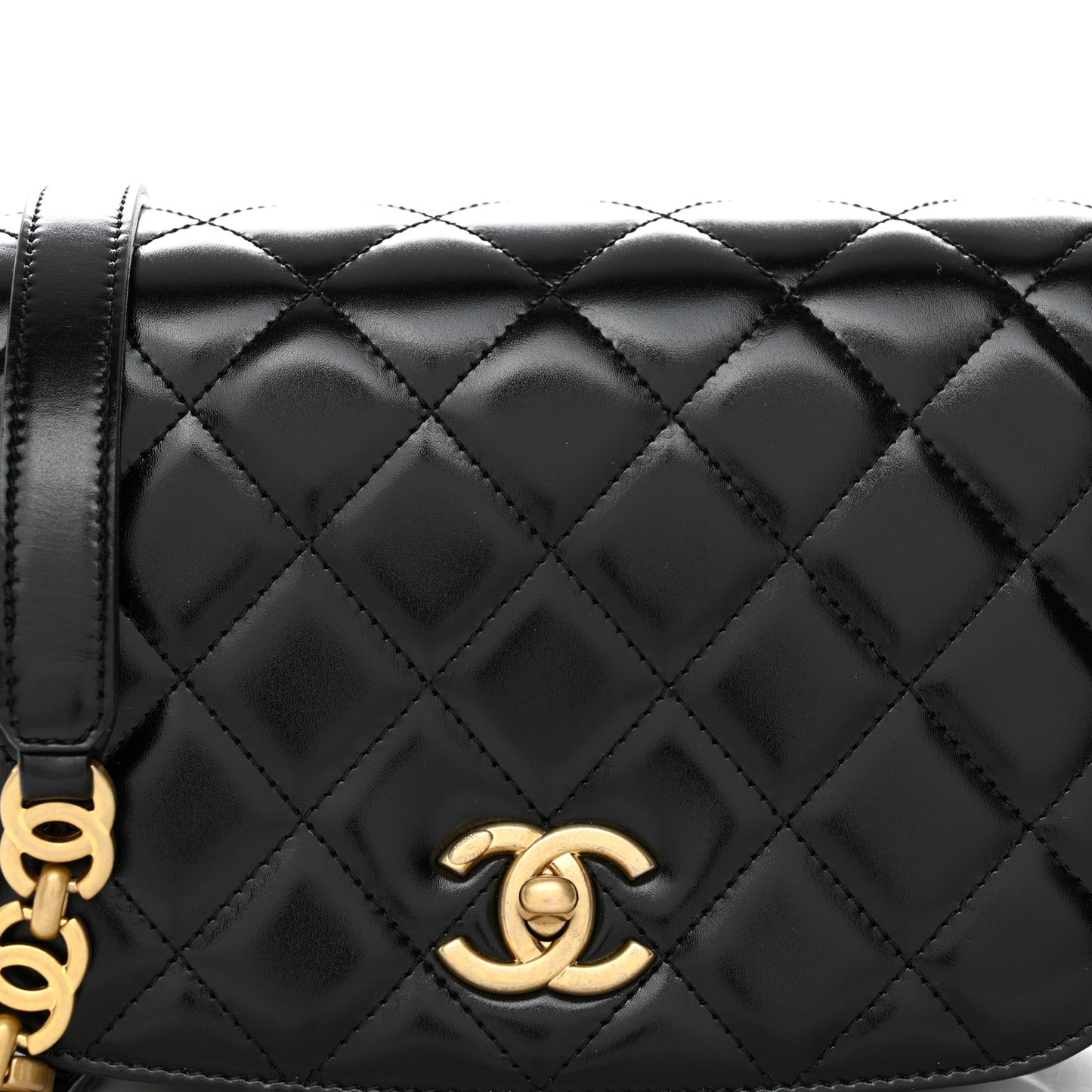 Shiny Calfskin Quilted Suede Goatskin Messenger Black