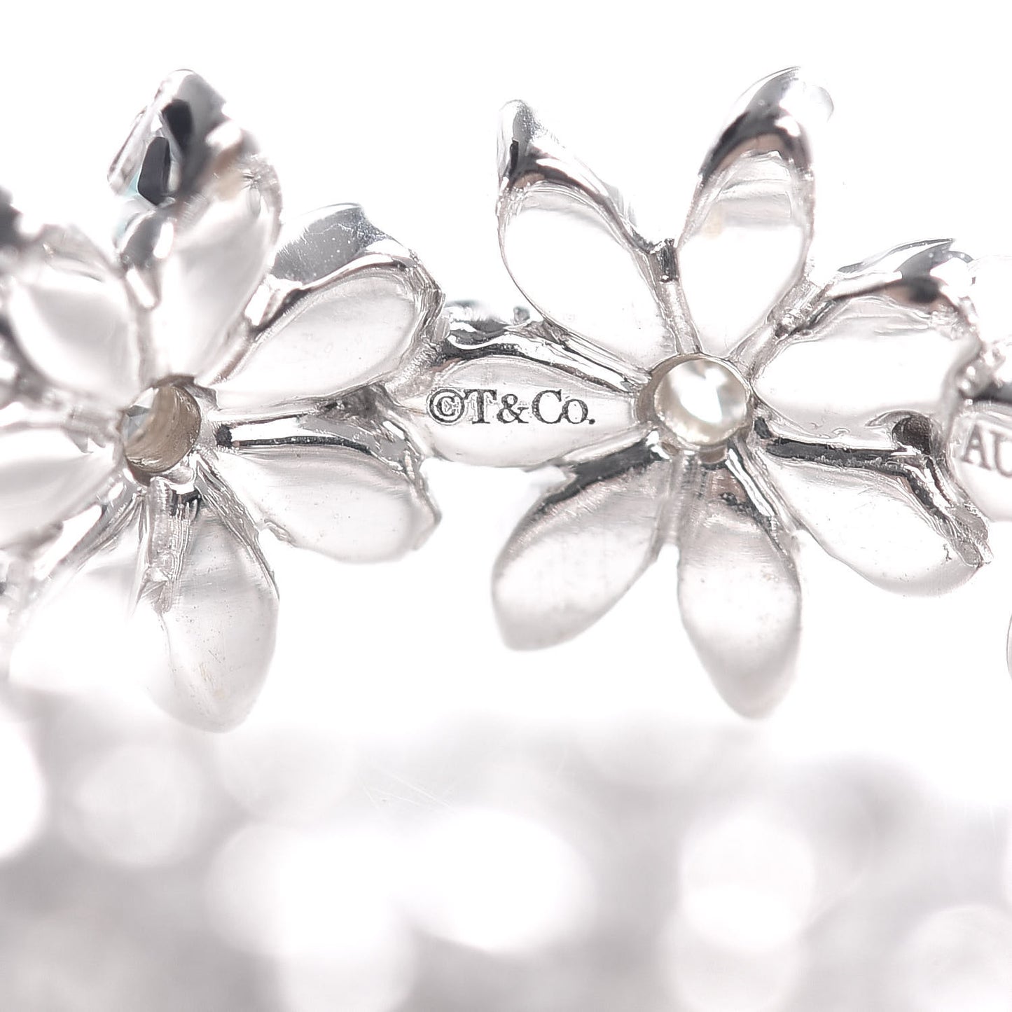 18K White Gold Diamond Daisy Metro Band Ring 49 4.75