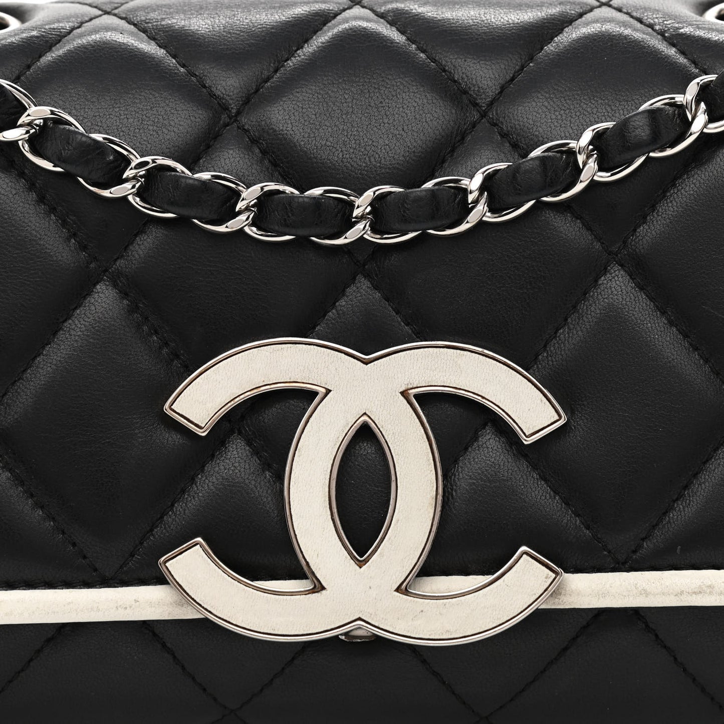 Lambskin Quilted Flap Black White