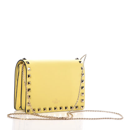 Valentino Garavani Calfskin Rockstud Wallet on Chain Light Yellow 3 of 10