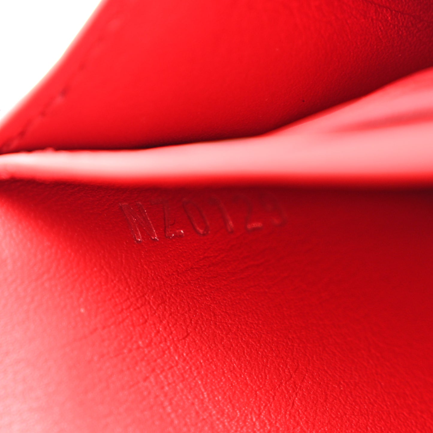 Calfskin New Wave Long Wallet Rouge