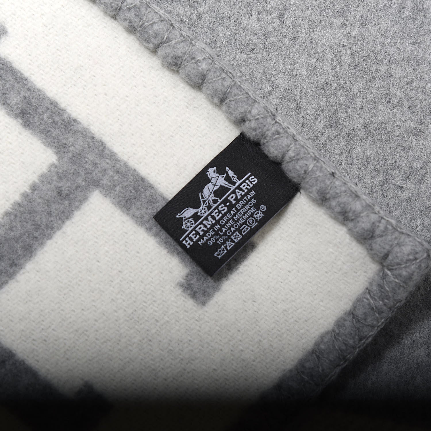 Hermes Wool Cashmere Avalon III Blanket Ecru Gris Clair 4 of 4
