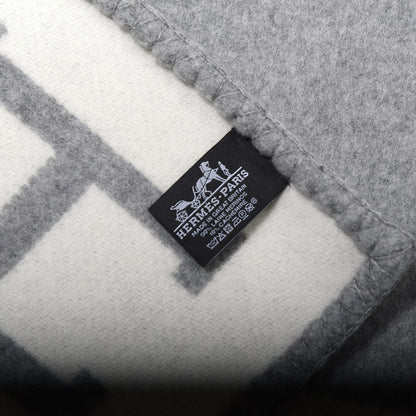 Hermes Wool Cashmere Avalon III Blanket Ecru Gris Clair 4 of 4