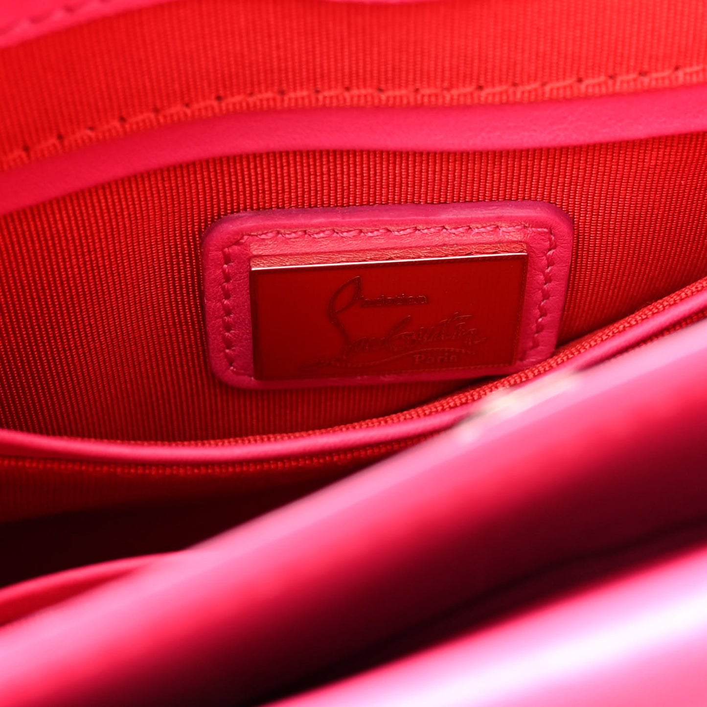 Grained Calfskin Passage Messenger Pink
