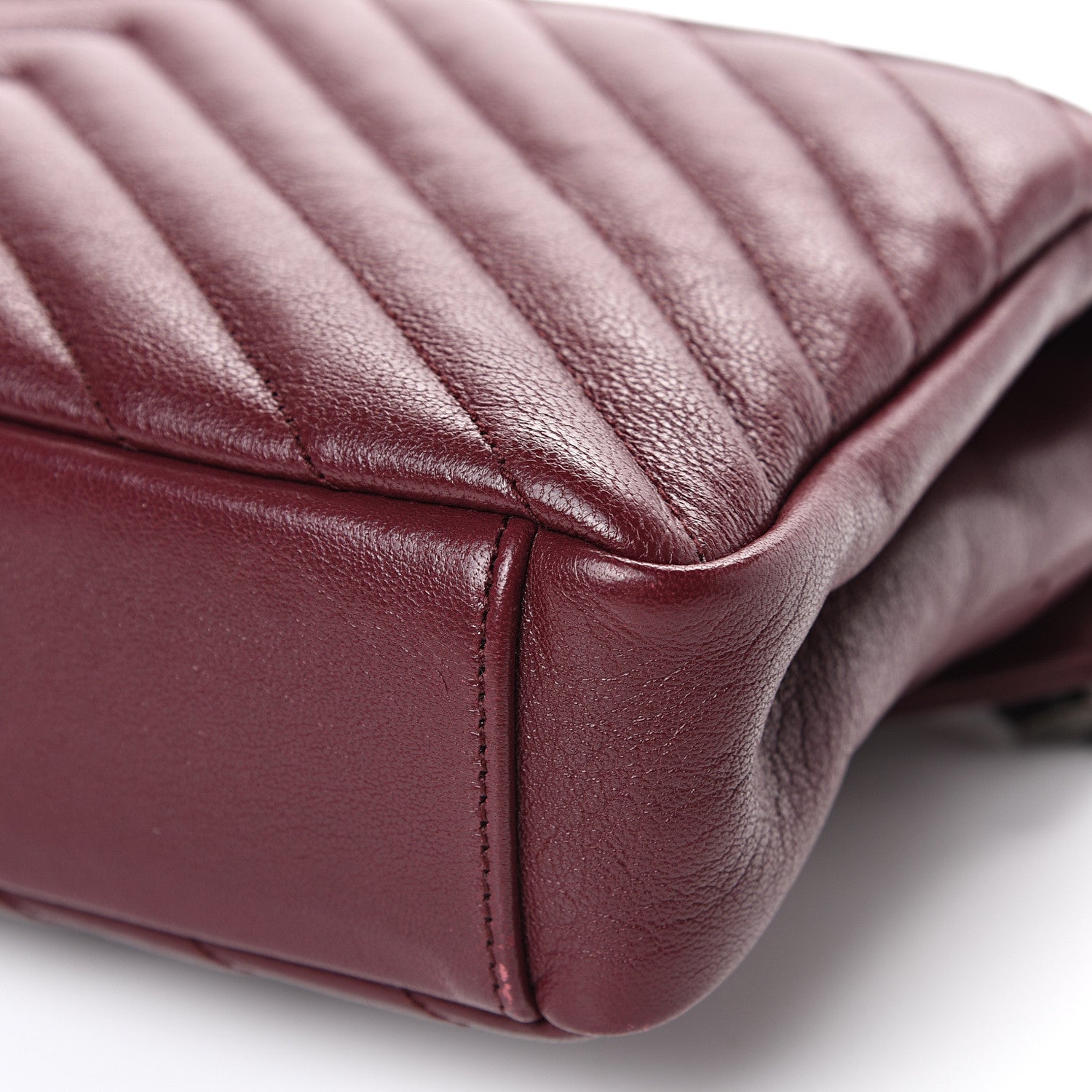 Saint Laurent Sheepskin Matelasse Chevron Monogram Medium College Bag Rouge Legion 13 of 16